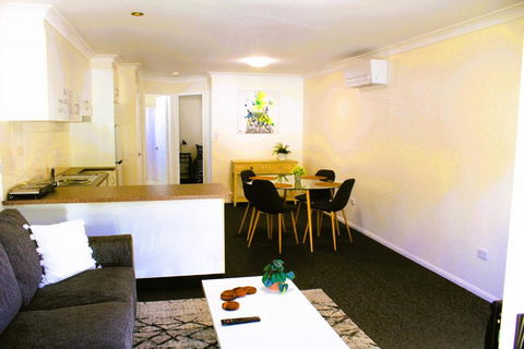 Browns Rocks Caravan Park - Accommodation VIC 3