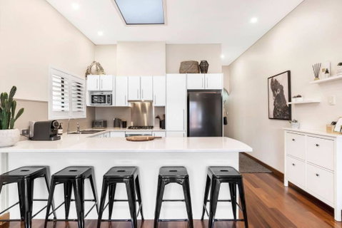 Cute As A Button - Picket Fence 3 Bed Stylish Home - Accommodation VIC 1