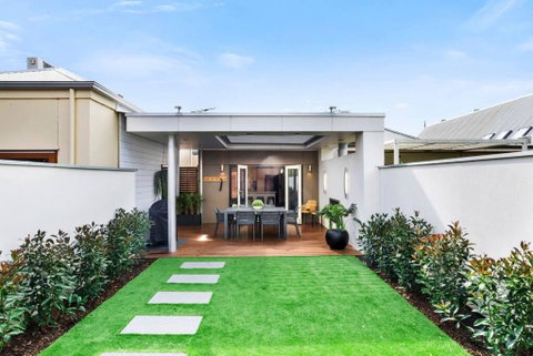 Cute As A Button - Picket Fence 3 Bed Stylish Home - Accommodation VIC 2