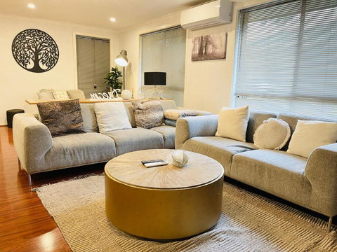 D130 The Link Fantasy Place - Accommodation VIC 2