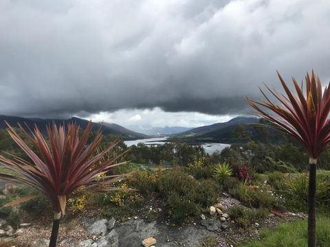Derwent Mist Villas (Acacia Villa) - Accommodation VIC 2