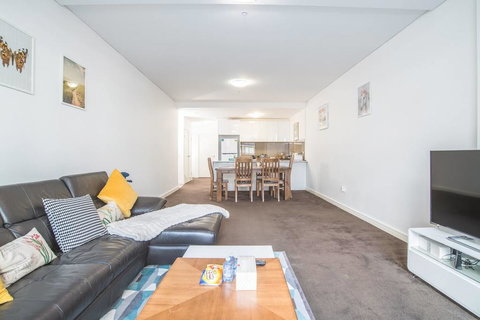 2bed2bath APT At Wolli Creek+P,  Close To Airport - Accommodation VIC 3