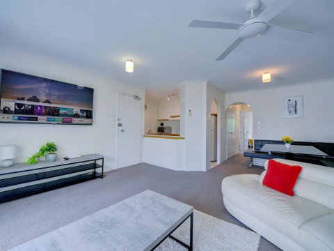 2BR Aloha Lane Main Beach Apartment - Accommodation VIC 1