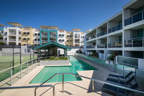 2BR Coolum Beach Escape , Courtyard, Pool, Spa, Tennis - Accommodation VIC 3