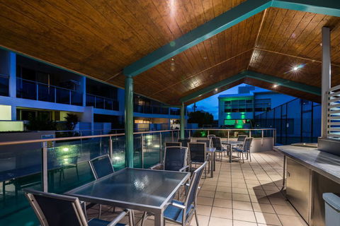 2BR Coolum Beach Escape , Courtyard, Pool, Spa, Tennis - Accommodation VIC 1