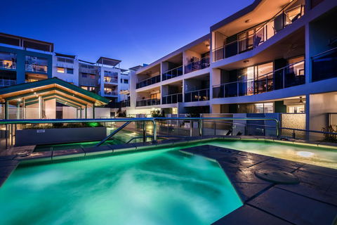 2BR Coolum Beach Escape , Courtyard, Pool, Spa, Tennis - Accommodation VIC 2