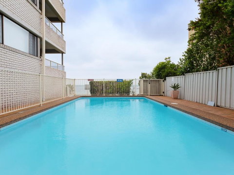 3 'Bangalee' 41 Soldiers Point Rd - Fantastic Waterfront Unit With Pool, WIFI & Chromecast - Accommodation VIC 1