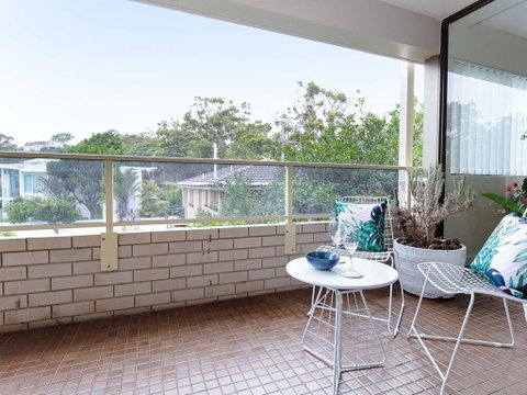 3 'Bangalee' 41 Soldiers Point Rd - Fantastic Waterfront Unit With Pool, WIFI & Chromecast - Accommodation VIC 2