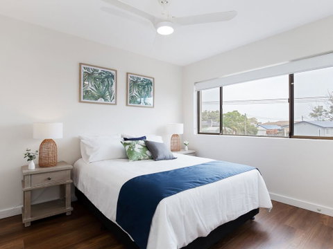 3 'Bangalee' 41 Soldiers Point Rd - Fantastic Waterfront Unit With Pool, WIFI & Chromecast - Accommodation VIC 3