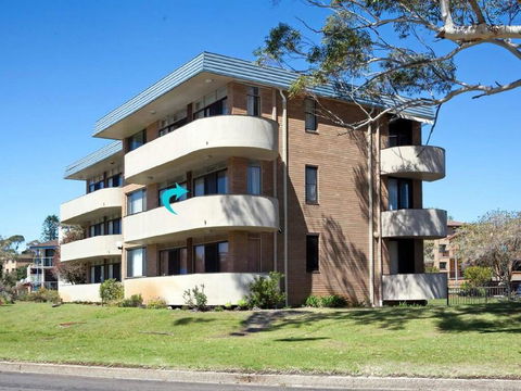 3 'COLUMBIA', 12 COLUMBIA CLOSE - LARGE UNIT WITH FANTASTIC WATER VIEWS - Accommodation VIC 3