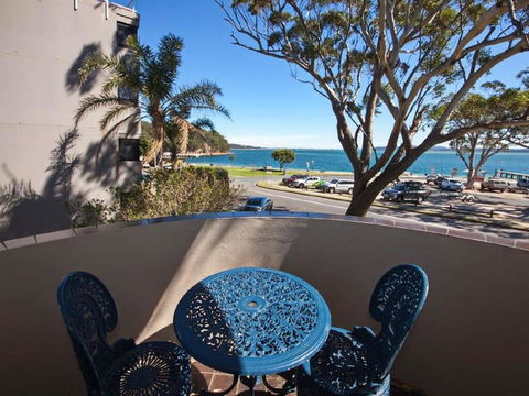 3 'COLUMBIA', 12 COLUMBIA CLOSE - LARGE UNIT WITH FANTASTIC WATER VIEWS - Accommodation VIC 0