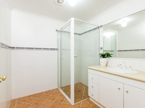 3 'Peninsula Waters', 2-4 Soldiers Point Rd - Beautiful Air Conditioned Unit With Pool, Lift & WIFI - Accommodation VIC 2