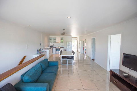 3 Bedroom Apartment // Spence St - Accommodation VIC 0