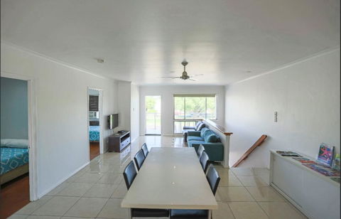 3 Bedroom Apartment // Spence St - Accommodation VIC 1