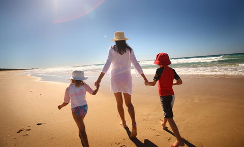 3BR Coolum Beach Escape , Courtyard, Pool, Spa, Tennis - Accommodation VIC 1