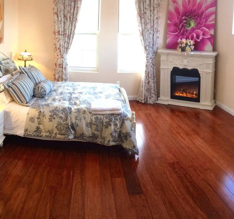4 Ensuite Chelsea Villa CBD-Airport - Accommodation VIC 1