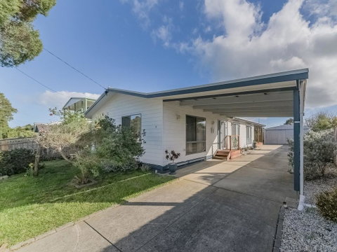 4 Lansell Road, Cowes - Accommodation VIC 2