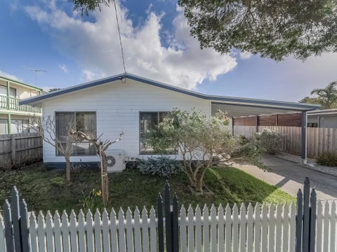 4 Lansell Road, Cowes - Accommodation VIC 3