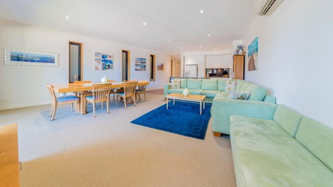 4/4 The Esplanade, Cowes - Cscape - Accommodation VIC 3