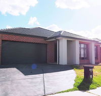 5 Bed 2 Bath big house - Accommodation VIC