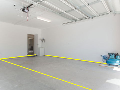 5 Bent Street - Huge House With Foxtel & Aircon - Accommodation VIC 1