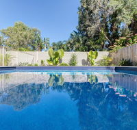 59 Banksia Avenue Coolum Beach - Pet Friendly Linen included 500 BOND - Accommodation VIC