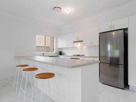 5B BENT STREET - LARGE HOUSE WITH DUCTED AIR CON, WIFI & FOXTEL - Accommodation VIC 2