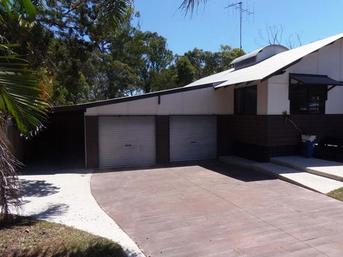 6 Bomburra Court - Rainbow Beach, Pet Friendly In Great Bush And Beach Location - Accommodation VIC 3