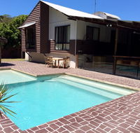 6 Bomburra Court - Rainbow Beach Pet Friendly in great Bush and Beach location - Accommodation VIC