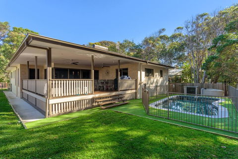 7 Ibis Court - Spacious Family Home With Large Outdoor Area, Swimming Pool & Ample Parking - Accommodation VIC 0