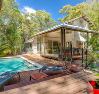 7 Naiad Court - Rainbow Shores Perfect Beach House Swimming Pool and Walk To Beach Aircon Wi-Fi - Accommodation VIC