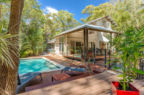 7 Naiad Court - Rainbow Shores, Perfect Beach House, Swimming Pool And Walk To Beach, Aircon, Wi-Fi - Accommodation VIC 0