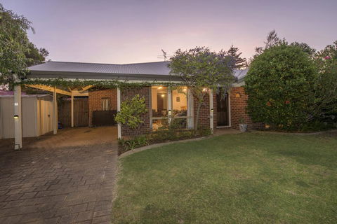 8A Sayers Street - Accommodation VIC 0