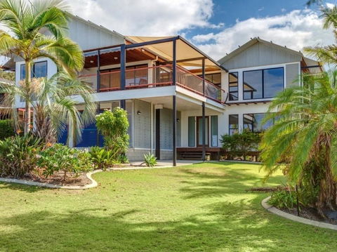 90 Cooloola Drive - Rainbow Beach, Luxury Beach House, Ocean Views - Accommodation VIC 0