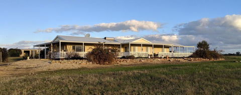 A Better Life Animal Sanctuary FarmStay - Private Two-Bedrooms, Lounge Room & Bathroom & Toilet, Shared Kitchen - Accommodation VIC 0