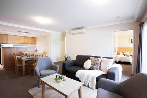 A Comfy 2BR Home, Top Location, FREE Parking - Accommodation VIC 1