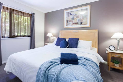 A Comfy 2BR Home, Top Location, FREE Parking - Accommodation VIC 0