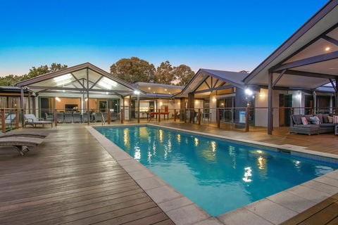 A PERFECT STAY - Lennox Unique Coastal Retreat - Accommodation VIC 0