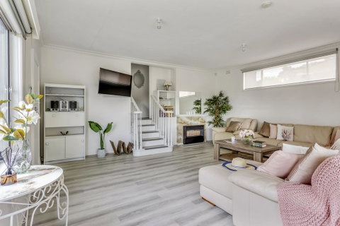 A Wave From It All - Accommodation VIC 2
