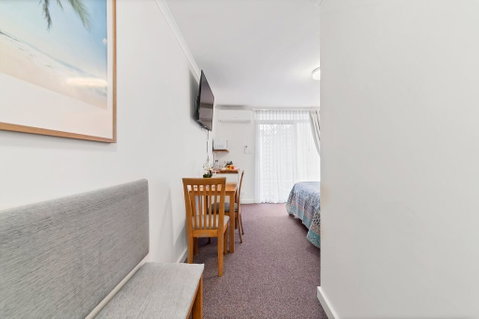 Abby's Poolside Retreat 1 - Accommodation VIC 1