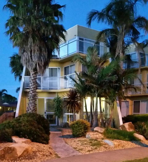 Abel Tasman On Esplanade - Accommodation VIC 3