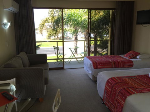 Abel Tasman Waterfront Motel - Accommodation VIC 3