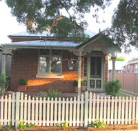 Acacia Cottage on Peel Bathurst - Accommodation VIC