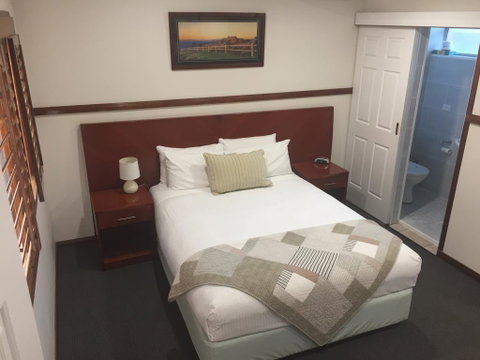 Across Country Motel And Serviced Apartments - Accommodation VIC 0