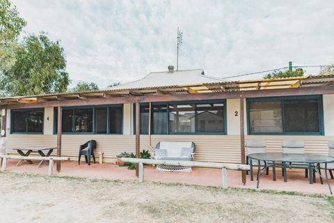 Dongara Hotel Motel - Accommodation VIC 4