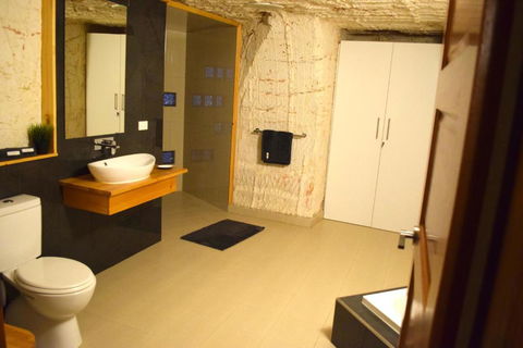 Dug Out B&B - Accommodation VIC 3