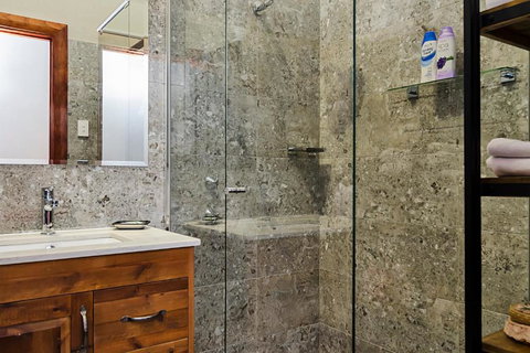 Eagle Foundry Bed & Breakfast - Accommodation VIC 2