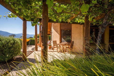 Earthen Home - Accommodation VIC 4