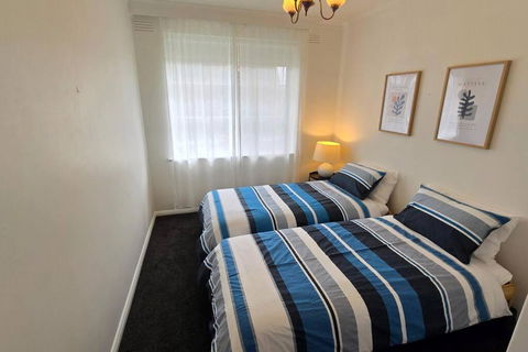 Elsternwick Easy Living - 2 Bedroom Sleeping 4 - Accommodation VIC 3
