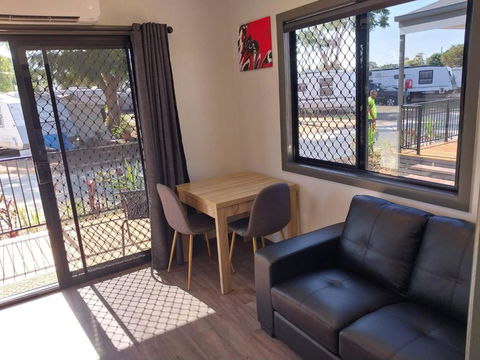 Emerald Tourist Park - Accommodation VIC 2